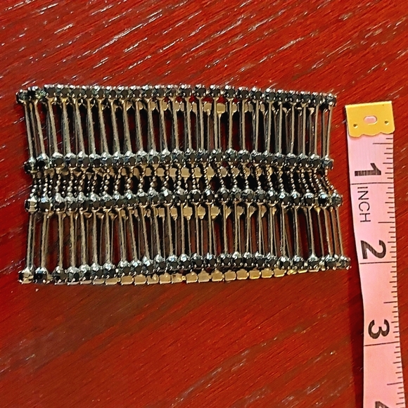 Vintage black crystal and metal stretch cuff bracelet - Picture 4 of 4
